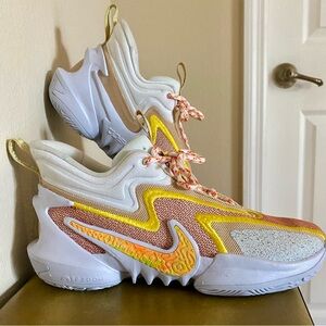 Nike Cosmic Unity 2 shoes in white/yellow